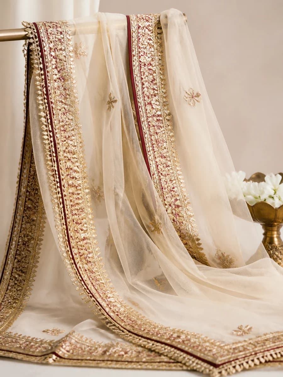 Silk Border Odhni